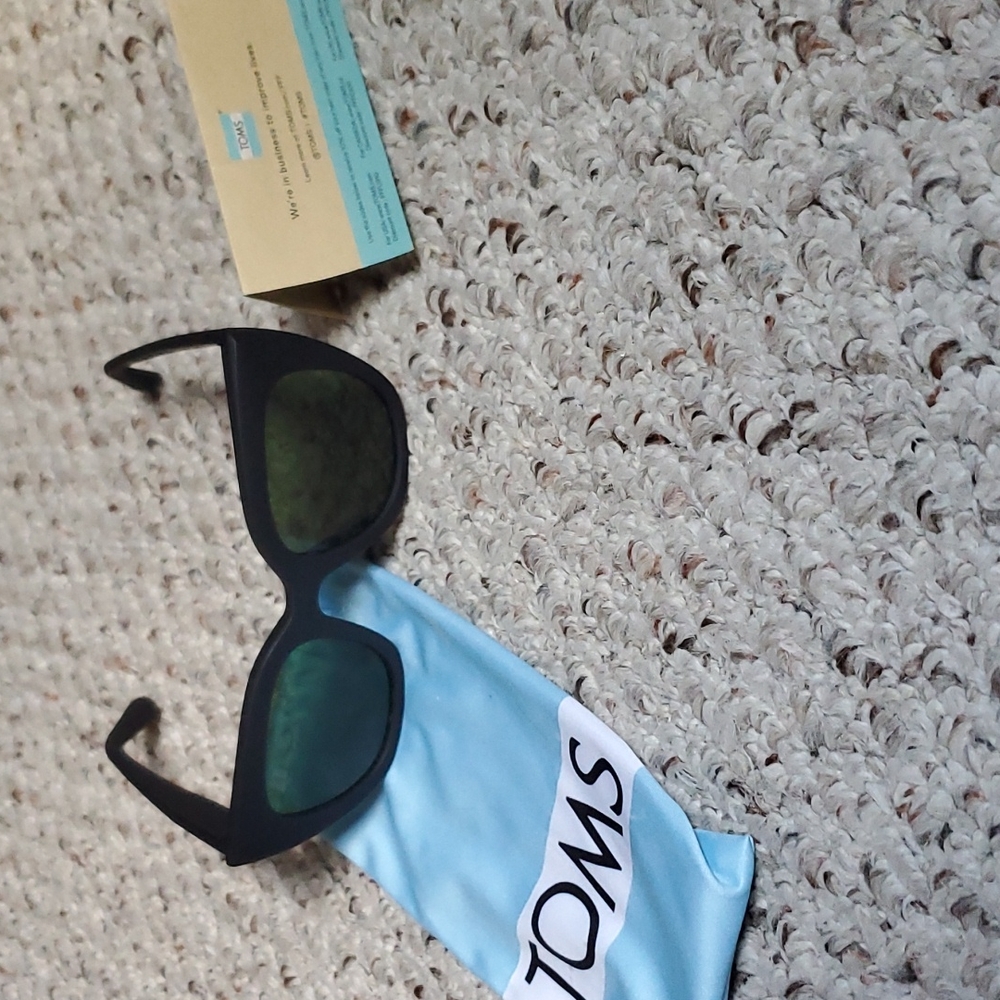 COPY - New toms sunnies